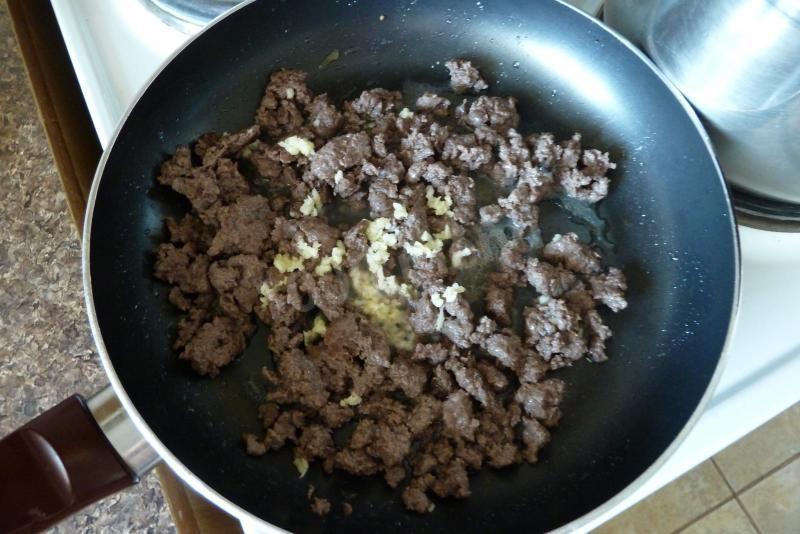 Шаг 3 приготовления Макароны с цветной капустой, твердым сыром и фаршем