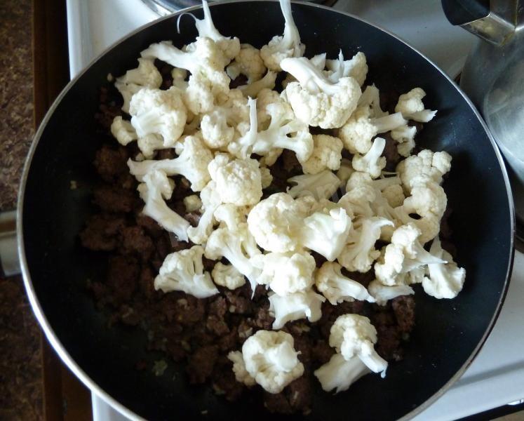 Шаг 4 приготовления Макароны с цветной капустой, твердым сыром и фаршем