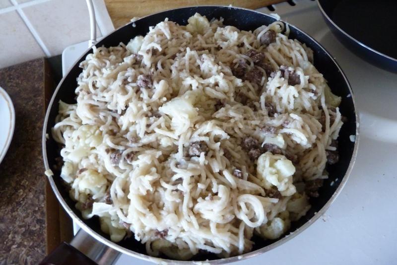Шаг 5 приготовления Макароны с цветной капустой, твердым сыром и фаршем