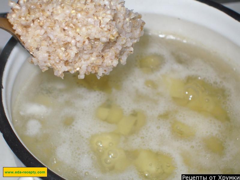 Шаг 4 приготовления Каша мульги из ячневой крупы и картофеля на воде