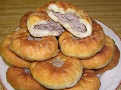 Обложка рецепта Простые беляши с мясом на  дрожжах