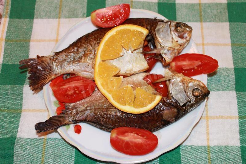 Шаг 8 приготовления Караси в сметане с черри и розмарином