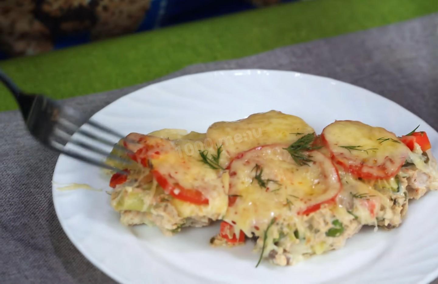 Шаг 14 приготовления Куриное филе запеченное с замороженными овощами и сыром