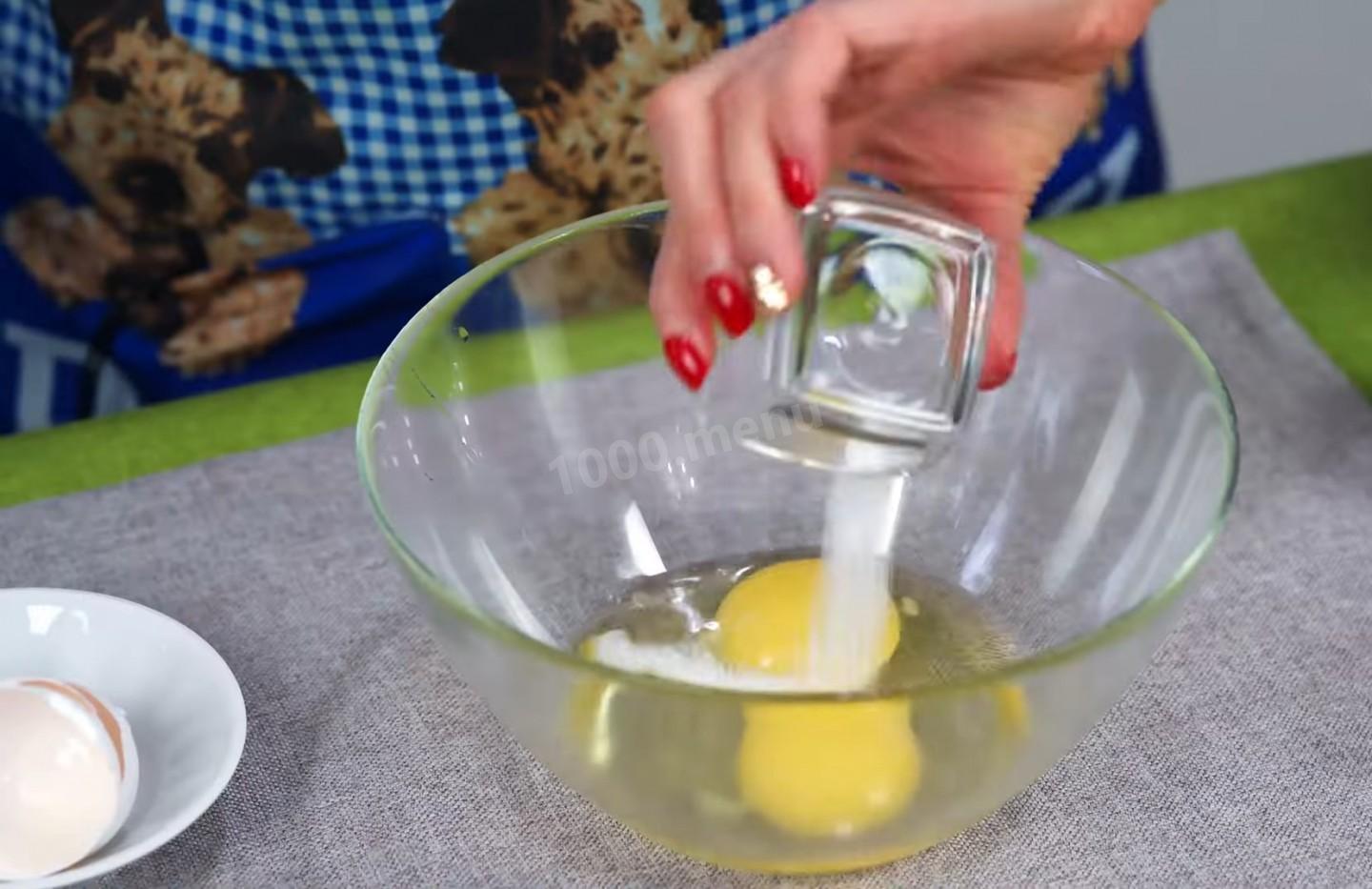 Шаг 2 приготовления Куриное филе запеченное с замороженными овощами и сыром