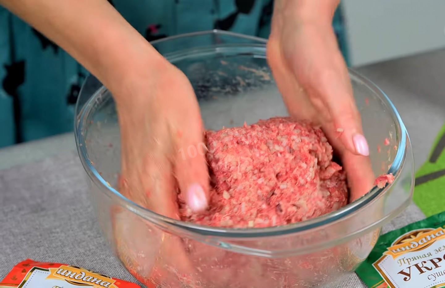 Шаг 3 приготовления Фрикадельки из мясного фарша с рисом в томатном соусе