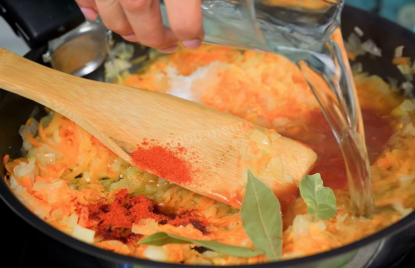 Шаг 6 приготовления Фрикадельки из мясного фарша с рисом в томатном соусе