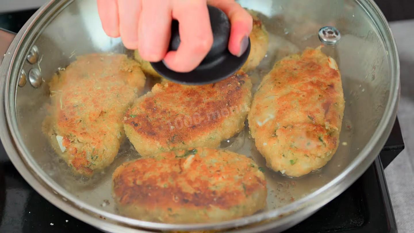 Шаг 17 приготовления Пикантные котлеты из капусты с манной крупой