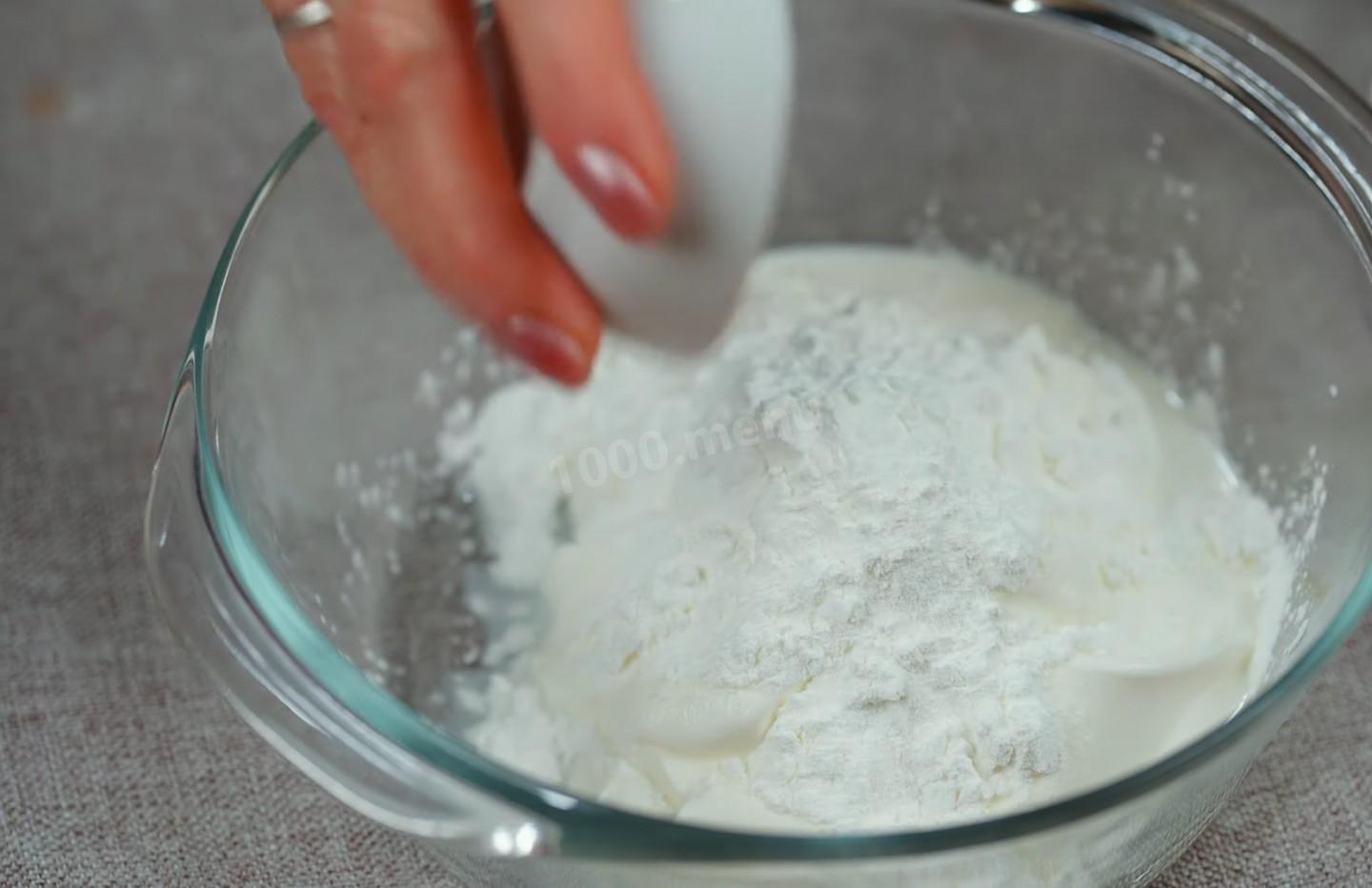 Шаг 11 приготовления Луковый пирог с куриными яйцами и сыром