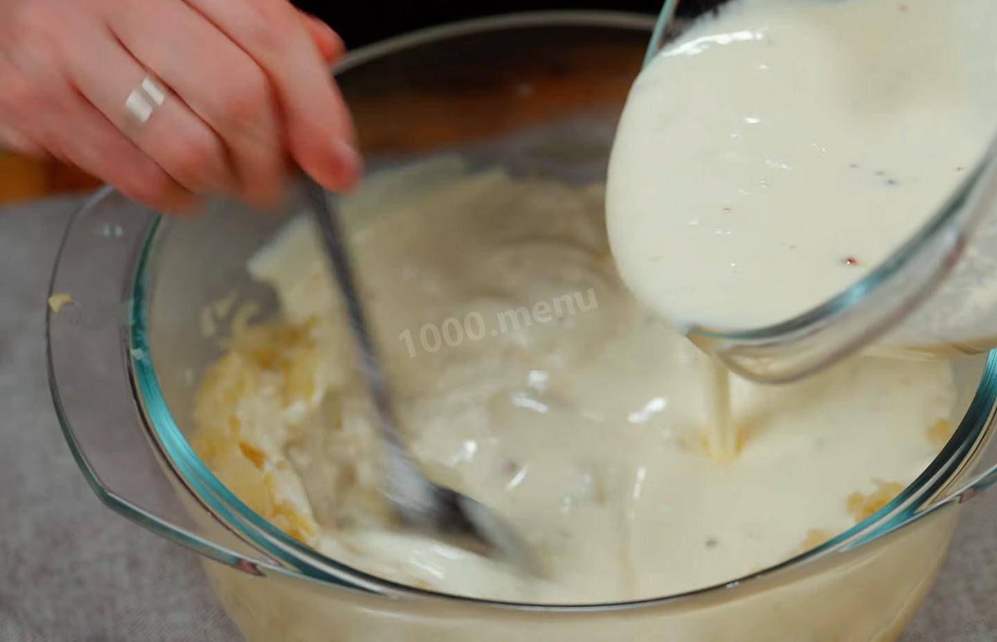 Шаг 17 приготовления Луковый пирог с куриными яйцами и сыром
