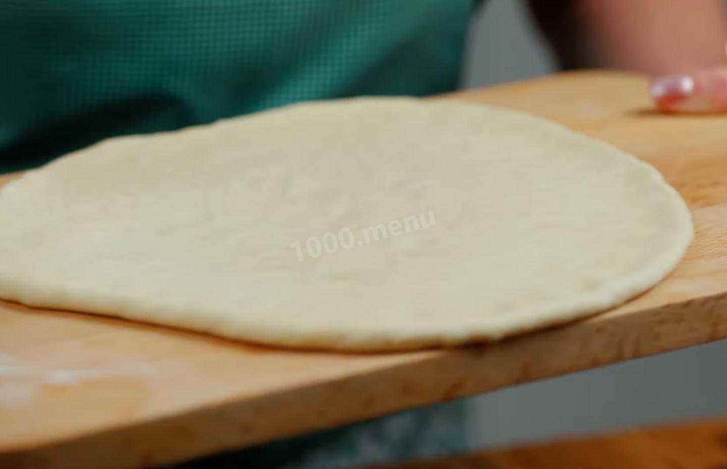 Шаг 16 приготовления Пицца с говяжьим фаршем, сыром и томатами