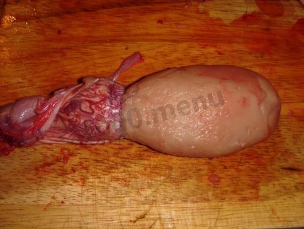 Шаг 1 приготовления Шашлык из бараньих яиц сочный на мангале