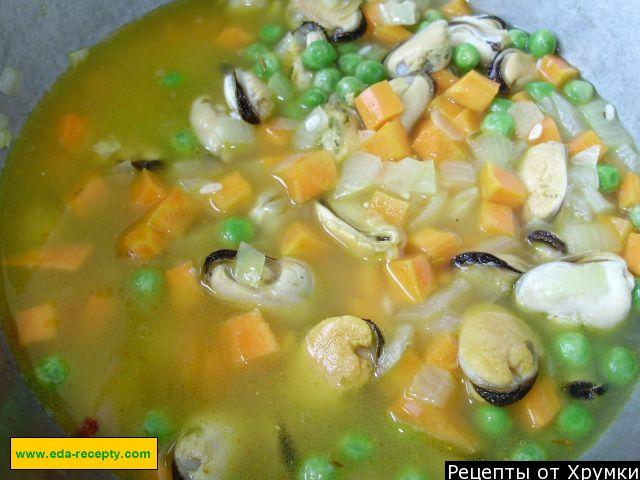 Шаг 9 приготовления Плов с морепродуктами мидиями