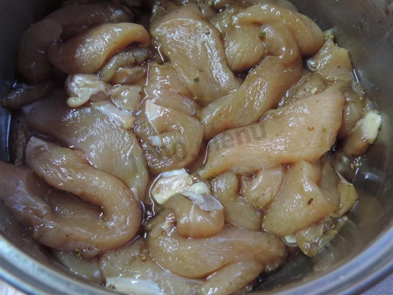Шаг 1 приготовления Куриные маффины с гречкой и грибами
