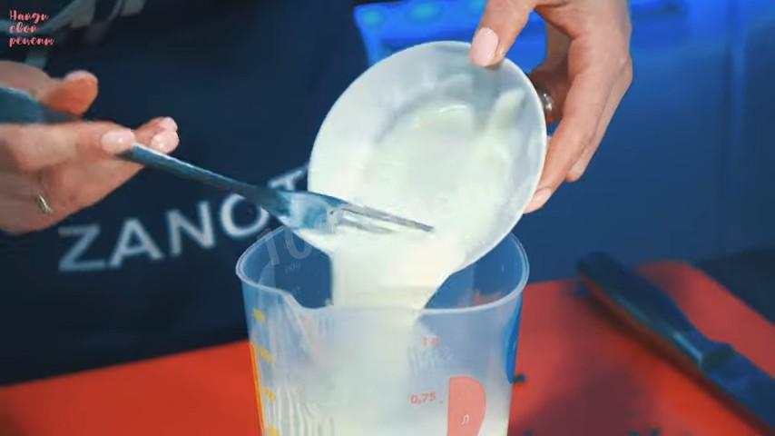 Шаг 13 приготовления Быстрая пицца а-ля оладьи на кефире в сковороде