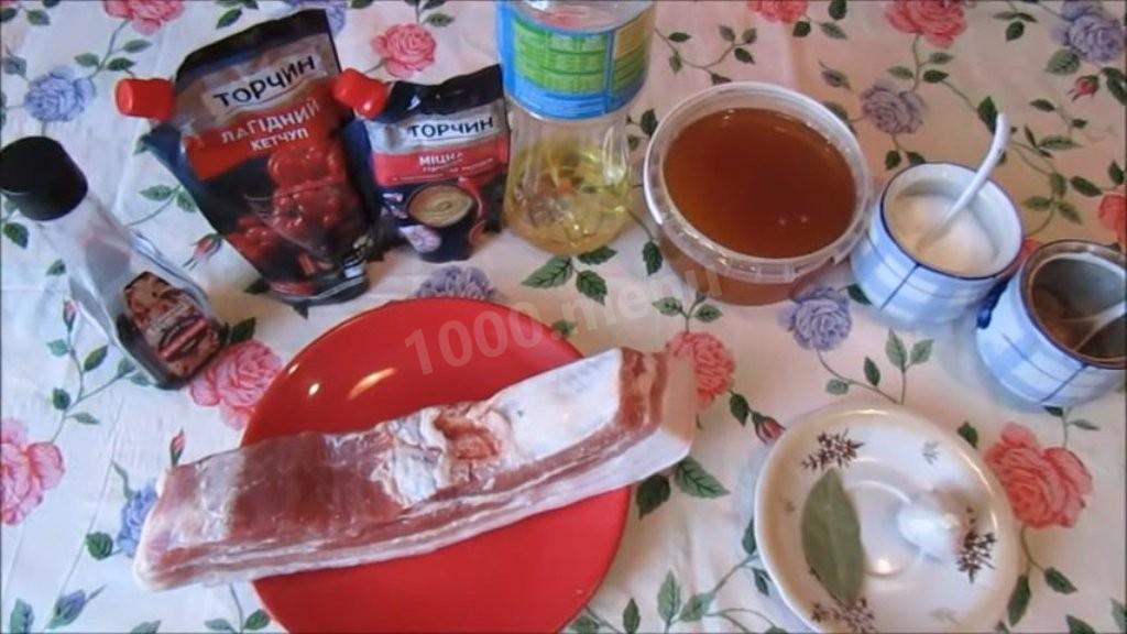 Шаг 1 приготовления Свиная грудинка, запеченная в двух соусах
