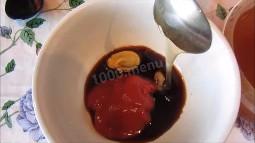 Шаг 2 приготовления Свиная грудинка, запеченная в двух соусах