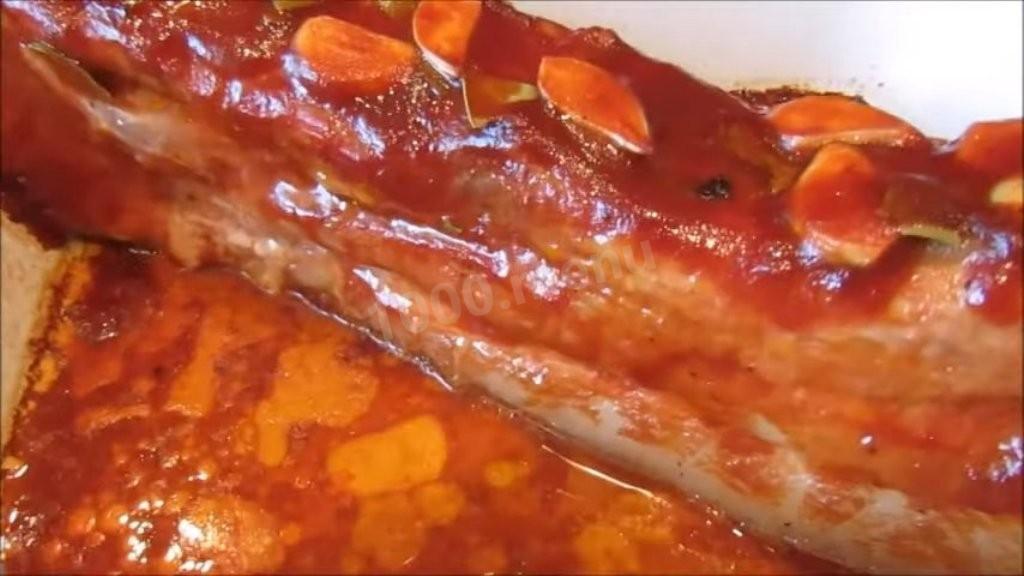 Шаг 5 приготовления Свиная грудинка, запеченная в двух соусах