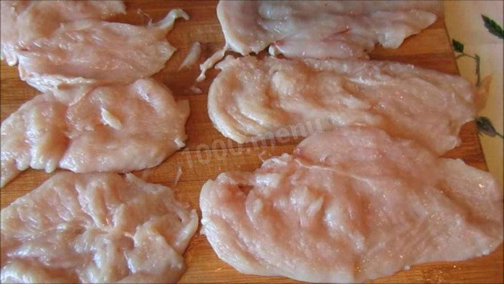Шаг 2 приготовления Куриное филе с перцем и зеленью в духовке