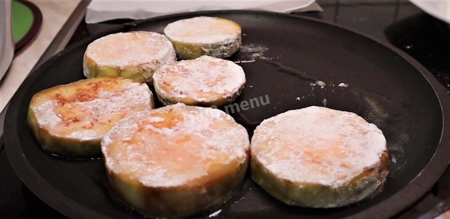 Шаг 5 приготовления Мусака с барашком, помидорами и травами