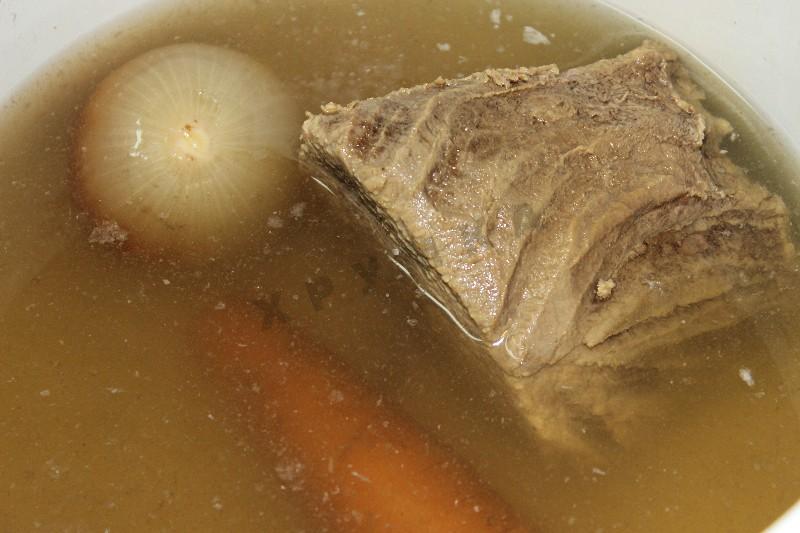 Шаг 1 приготовления Жареные пирожки с баклажанами мясом и грибами