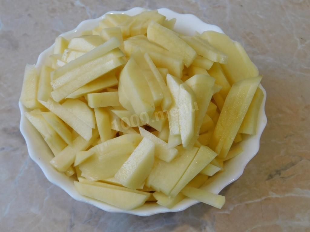 Шаг 3 приготовления Картошка со свининой в сыре жареная