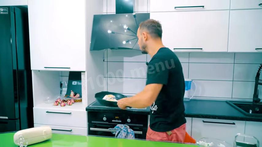 Шаг 12 приготовления Вкуснейшая яичница с сыром на завтрак