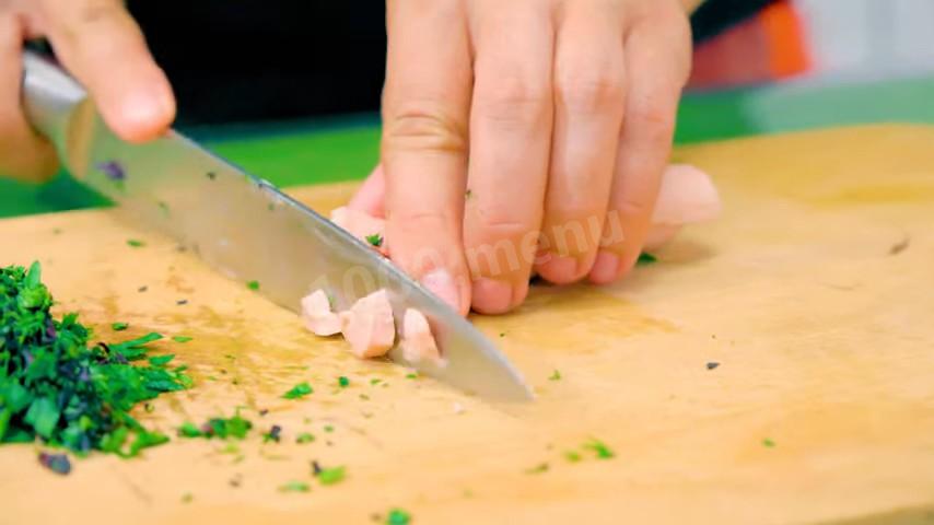 Шаг 4 приготовления Вкуснейшая яичница с сыром на завтрак