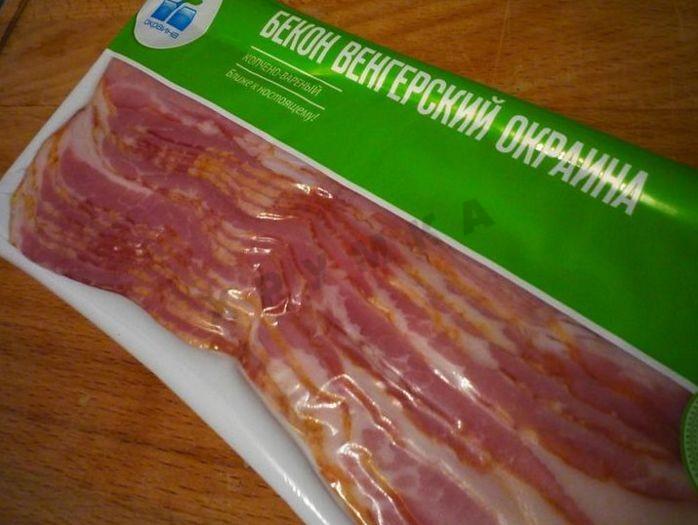Шаг 1 приготовления Зразы из тилапии в беконе с овощным салатом