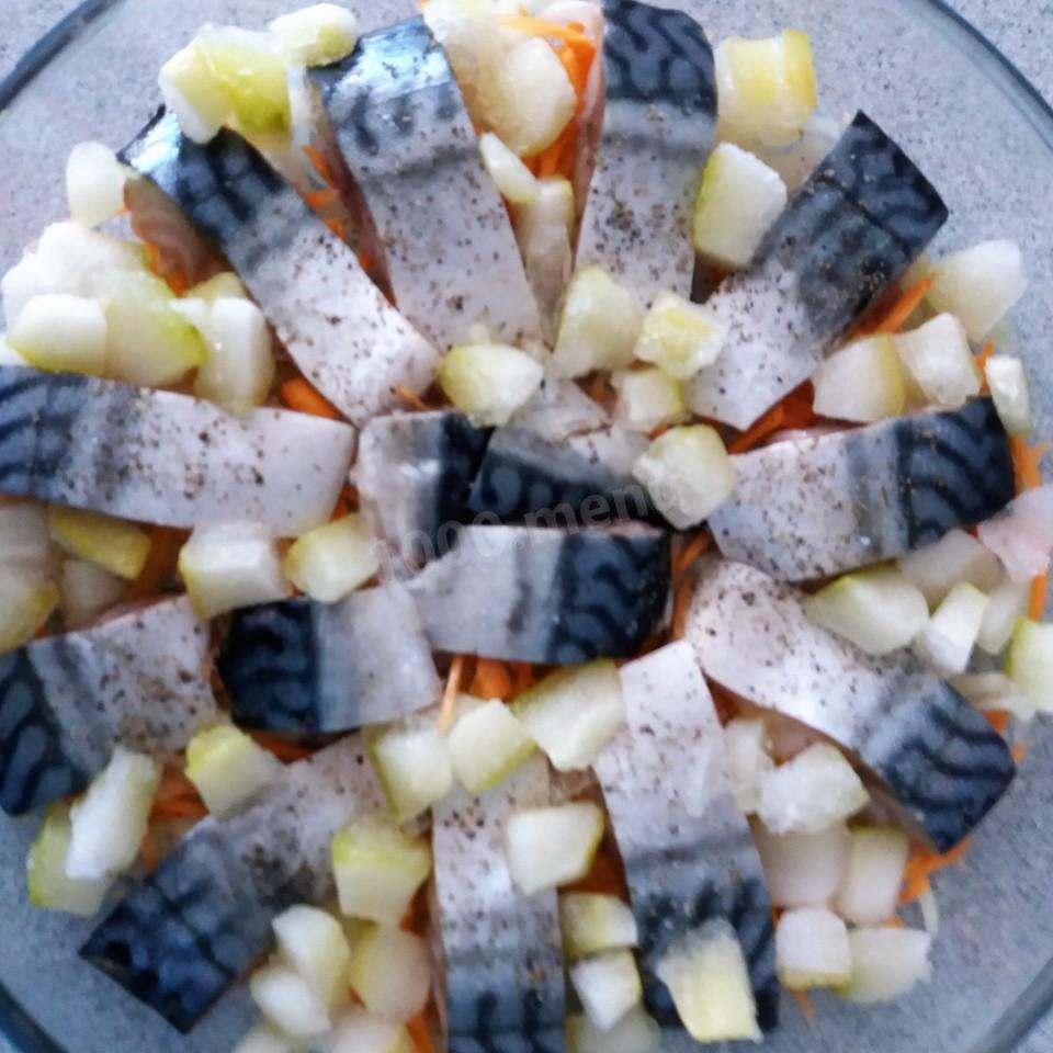 Шаг 10 приготовления Скумбрия запеченная с овощами в сливках в духовке