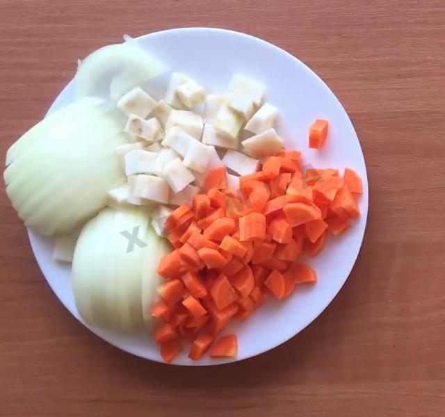 Шаг 1 приготовления Кролик тушеный в сметане в мультиварке