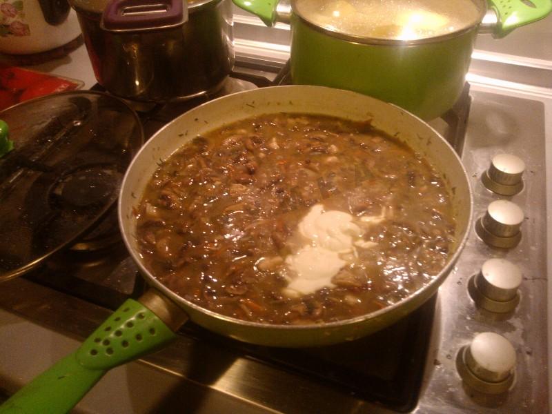 Шаг 8 приготовления Грибная подлива с курицей
