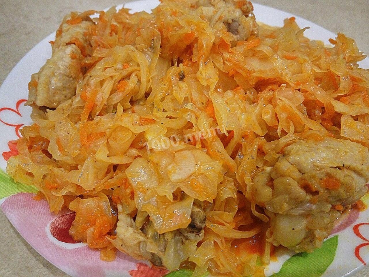 Шаг 9 приготовления Тушеная капуста с морковкой луком крылышками в мультиварке