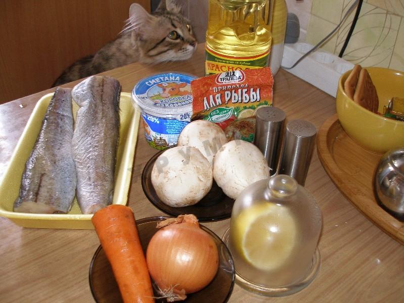 Шаг 1 приготовления Минтай с шампиньонами в сметане в духовке