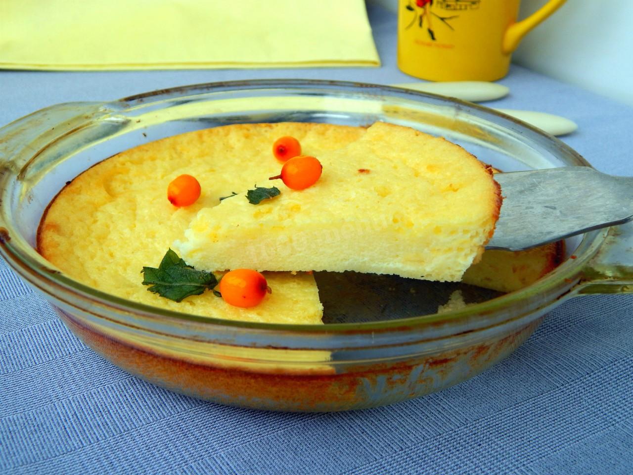 Шаг 7 приготовления Запеканка из кукурузной муки на кефире без творога