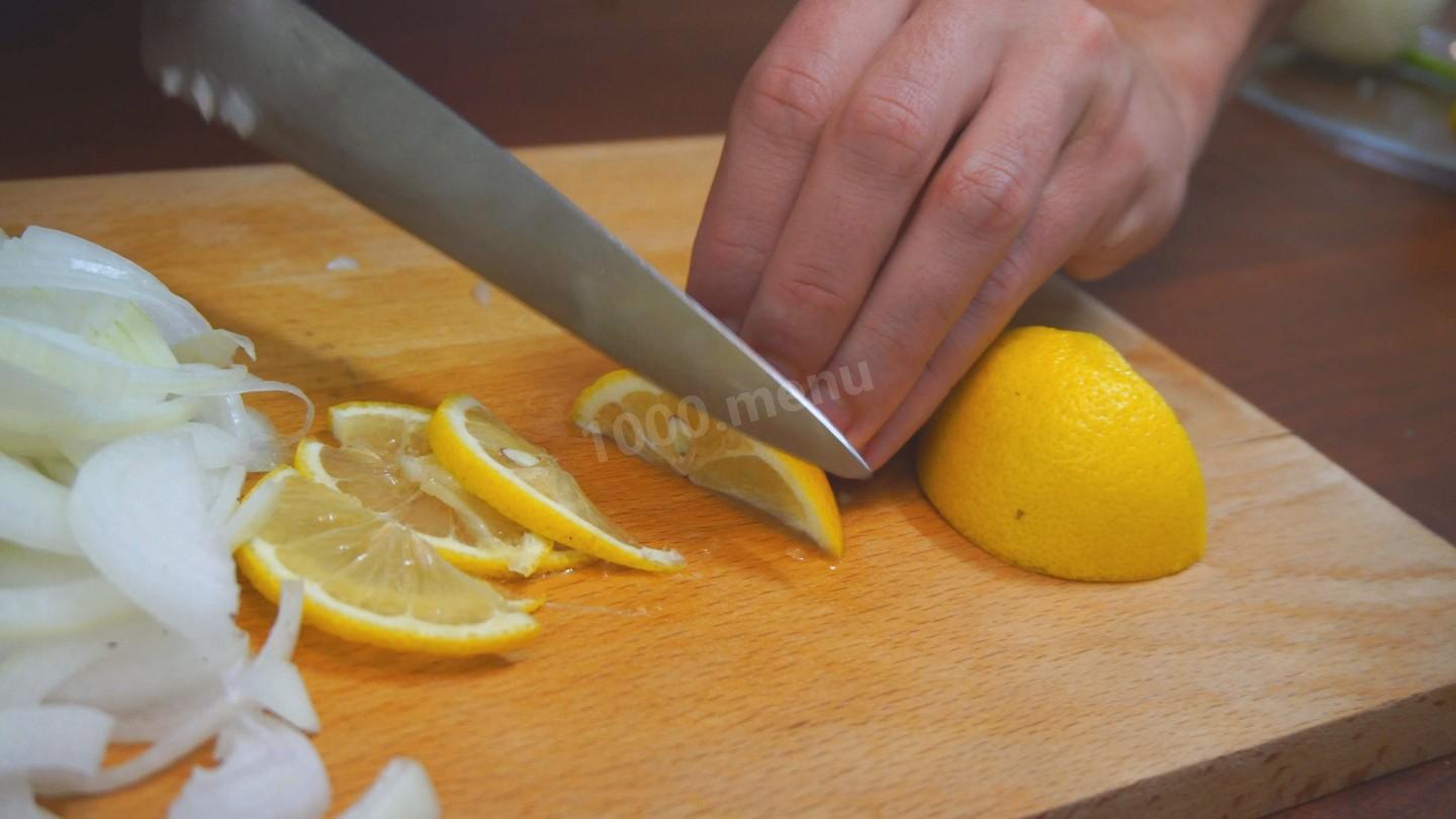 Шаг 5 приготовления Горбуша фаршированная овощами в духовке
