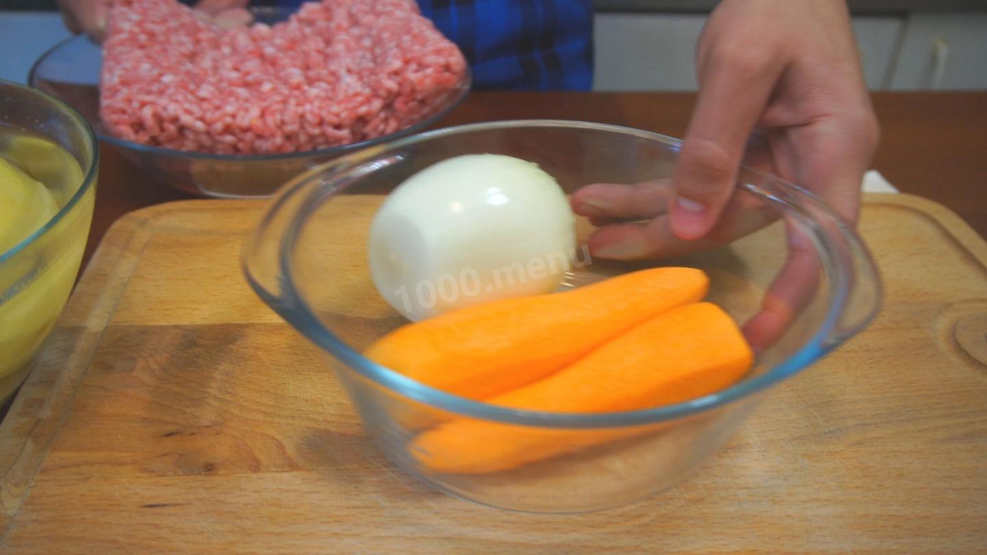 Шаг 1 приготовления Сочные биточки с картошкой и сыром
