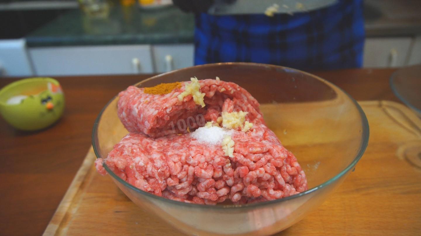 Шаг 7 приготовления Сочные биточки с картошкой и сыром