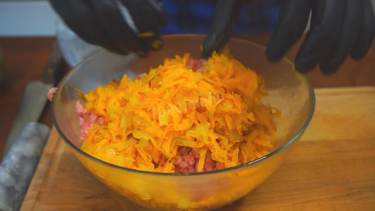 Шаг 8 приготовления Сочные биточки с картошкой и сыром