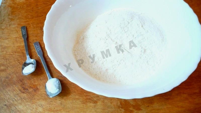 Шаг 2 приготовления Вареники на воде  и растительном масле вишневые