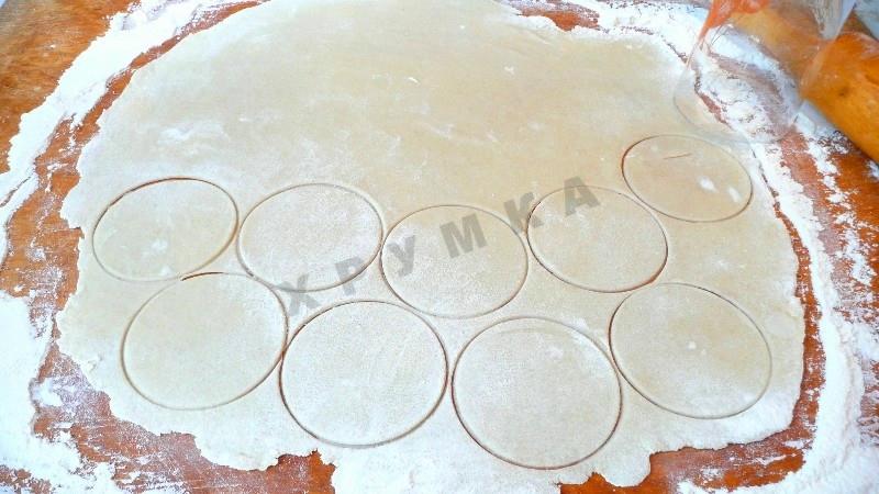 Шаг 6 приготовления Вареники на воде  и растительном масле вишневые