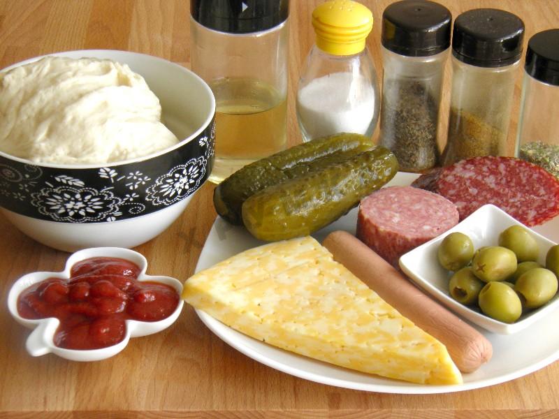 Шаг 1 приготовления Пицца мясное ассорти