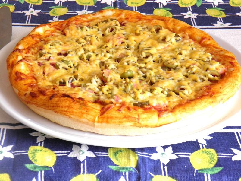 Шаг 11 приготовления Пицца мясное ассорти