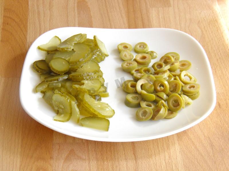 Шаг 3 приготовления Пицца мясное ассорти