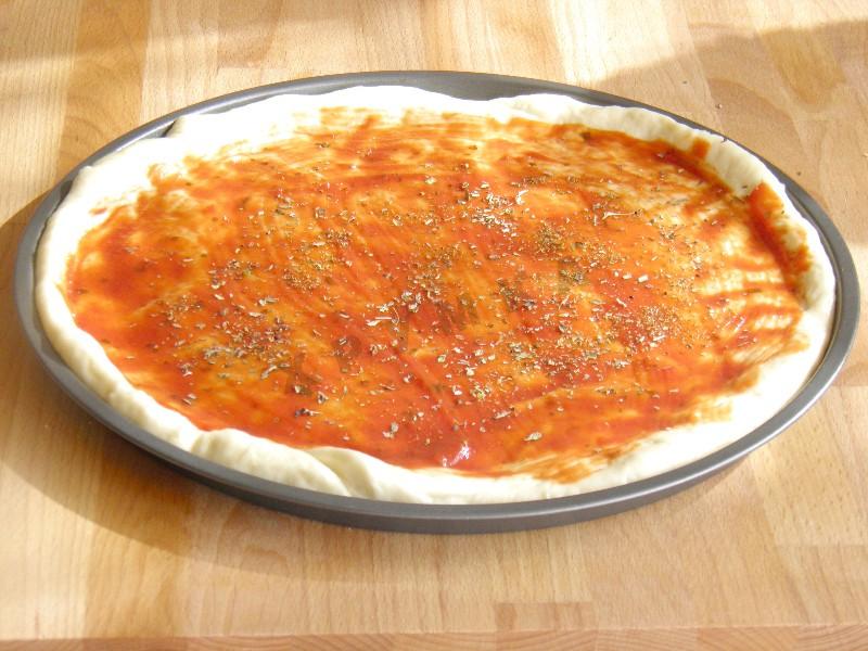 Шаг 6 приготовления Пицца мясное ассорти