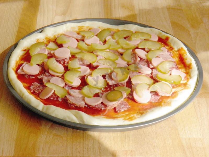 Шаг 8 приготовления Пицца мясное ассорти