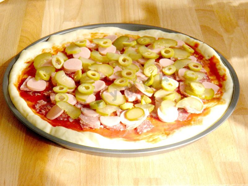 Шаг 9 приготовления Пицца мясное ассорти