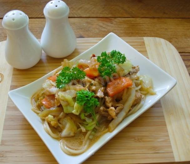 Шаг 7 приготовления Якисоба с курицей