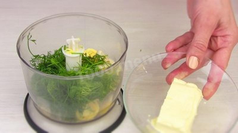Шаг 6 приготовления Куриные котлеты с яйцом и зеленью