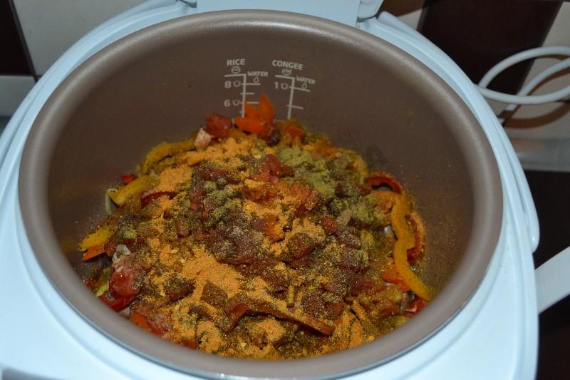 Шаг 11 приготовления Чахохбили из куриных ножек в мультиварке