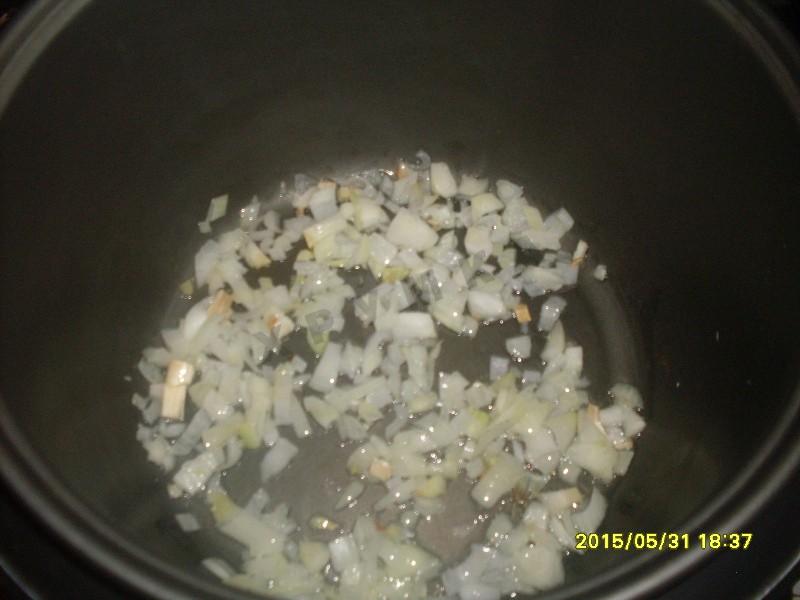Шаг 4 приготовления Рис с мясом и овощами в мультиварке